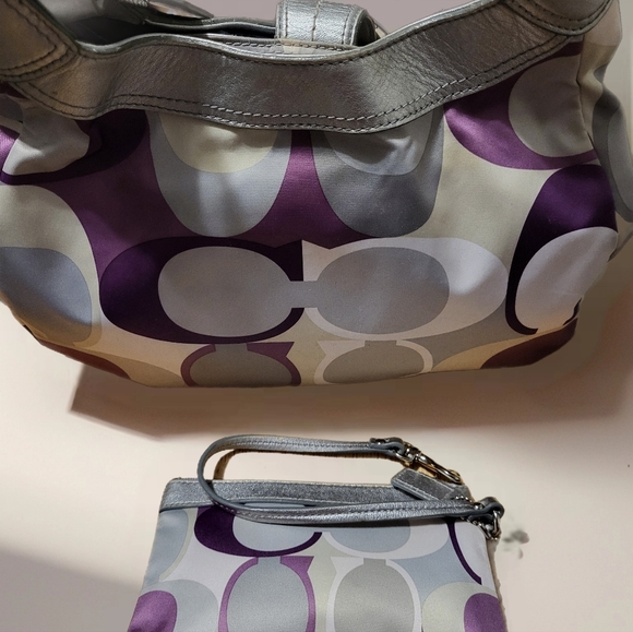 Coach 2 Piece Hobo SATEEN Scarf Print. 2011 Purple GREY SILVER AND WHITE. - Picture 6 of 12